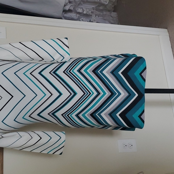 Cute little retro mini dress. - Picture 3 of 6